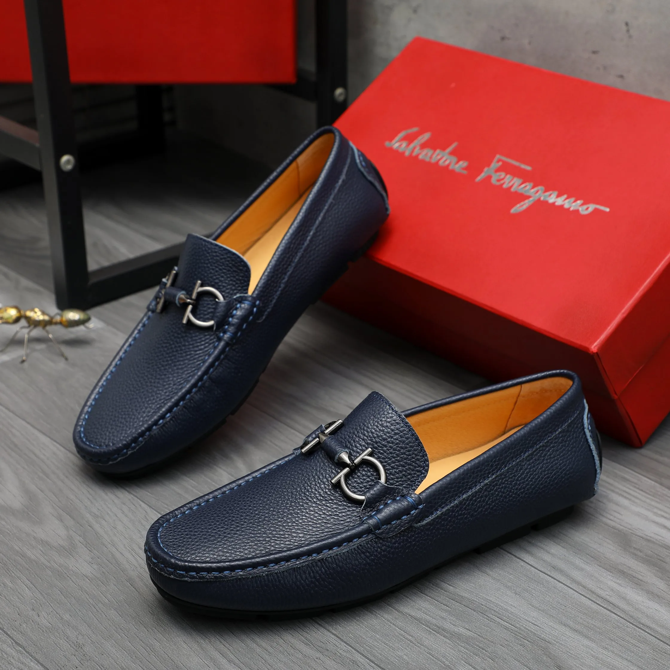 Men's shoes 💰p380 Product trademark: Ferragamo " Ferragamo ] Casual slip-on men's shoes Regular size: 38-45 Product material: Selected pebbled cowhide upper, pigskin lining, rubber outsole